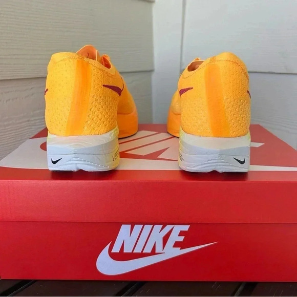 SIZE 8.5 - NIKE ZOOMX VAPORFLY NEXT% 3 LASER ORANGE W - Picture 3 of 5